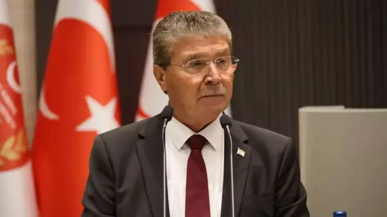 KKTC Başbakanı Üstel: Rum kesiminin politikaları yüzünden Kıbrıs bir 'savaş adasına' dönüştü