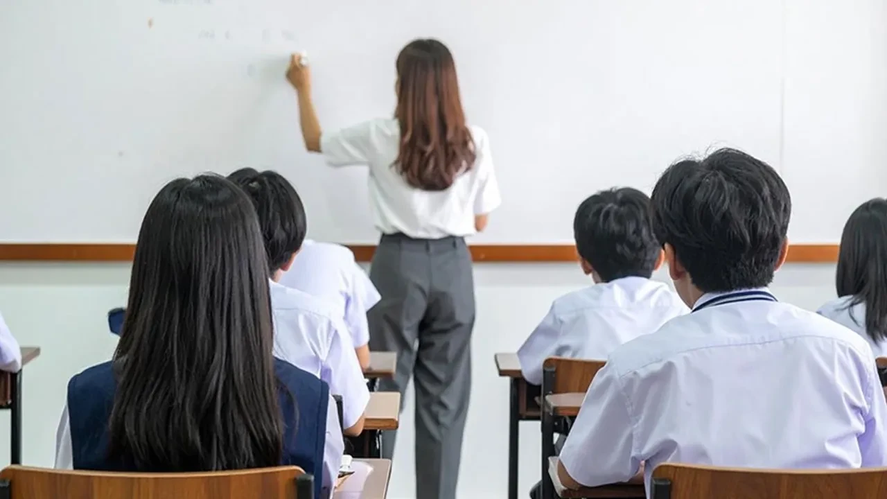 Mahkemeden emsal karar: Sözleşmeli öğretmenlere "uzman öğretmenlik" tazminatı ödenmesinin önü açıldı!