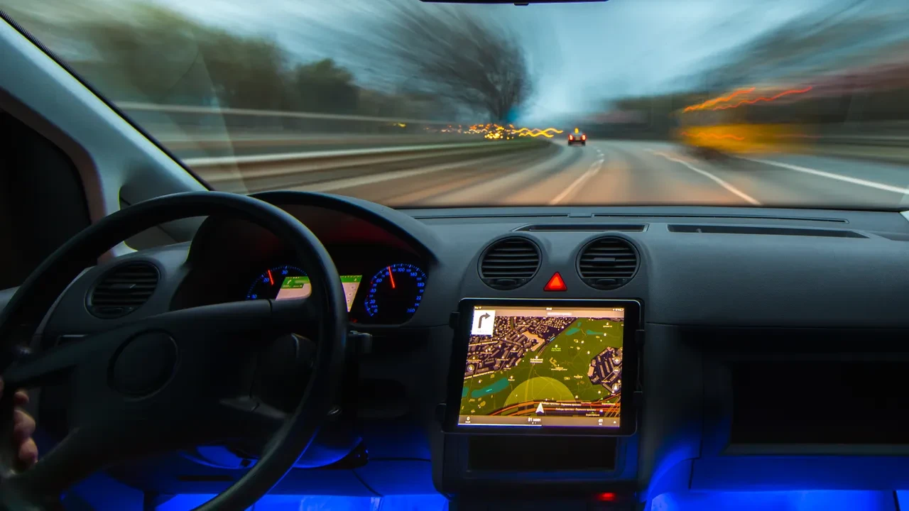 Trafik Kanunu güncelleniyor; multimedya ekranı, ses sistemleri, APP plaka düzenlemede