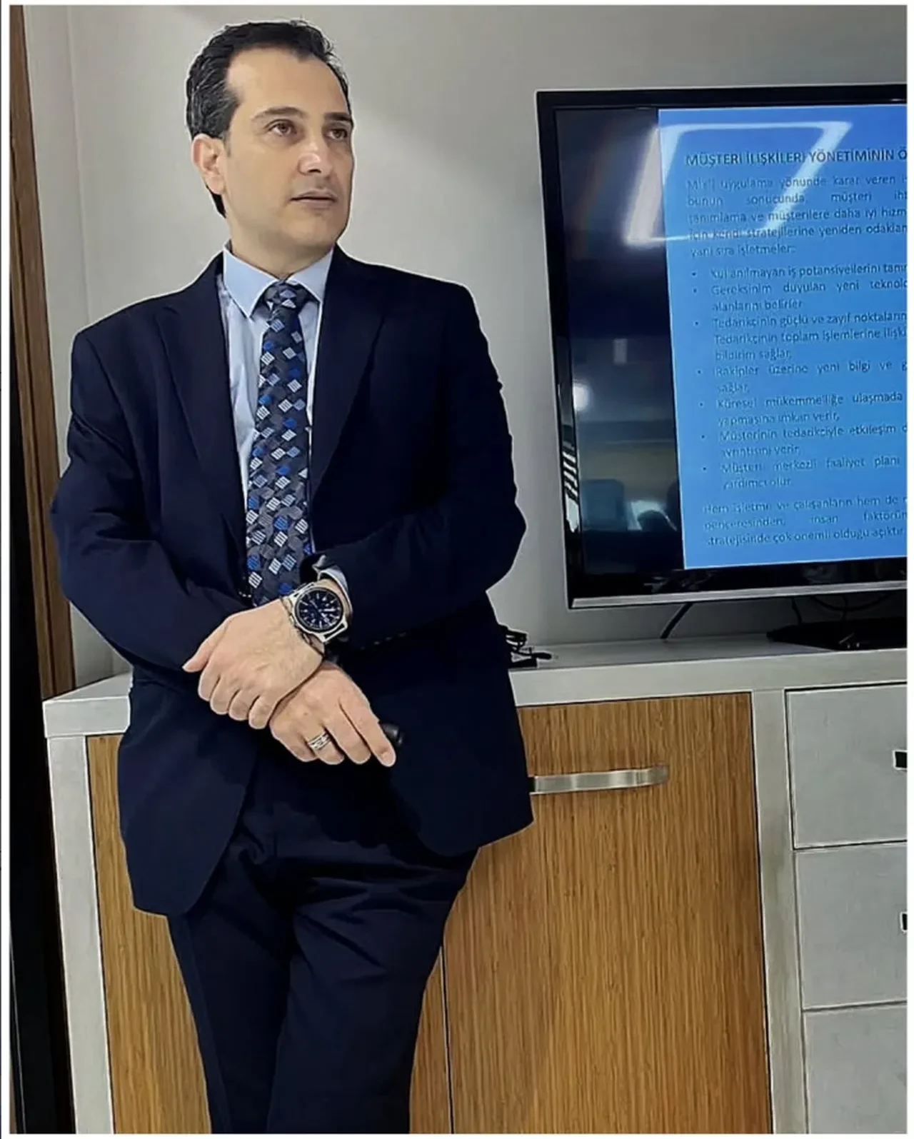 Popstar Abidin müziği tamamen bıraktı! Yeni işinden kareler, sosyal medyada ilgi gördü 