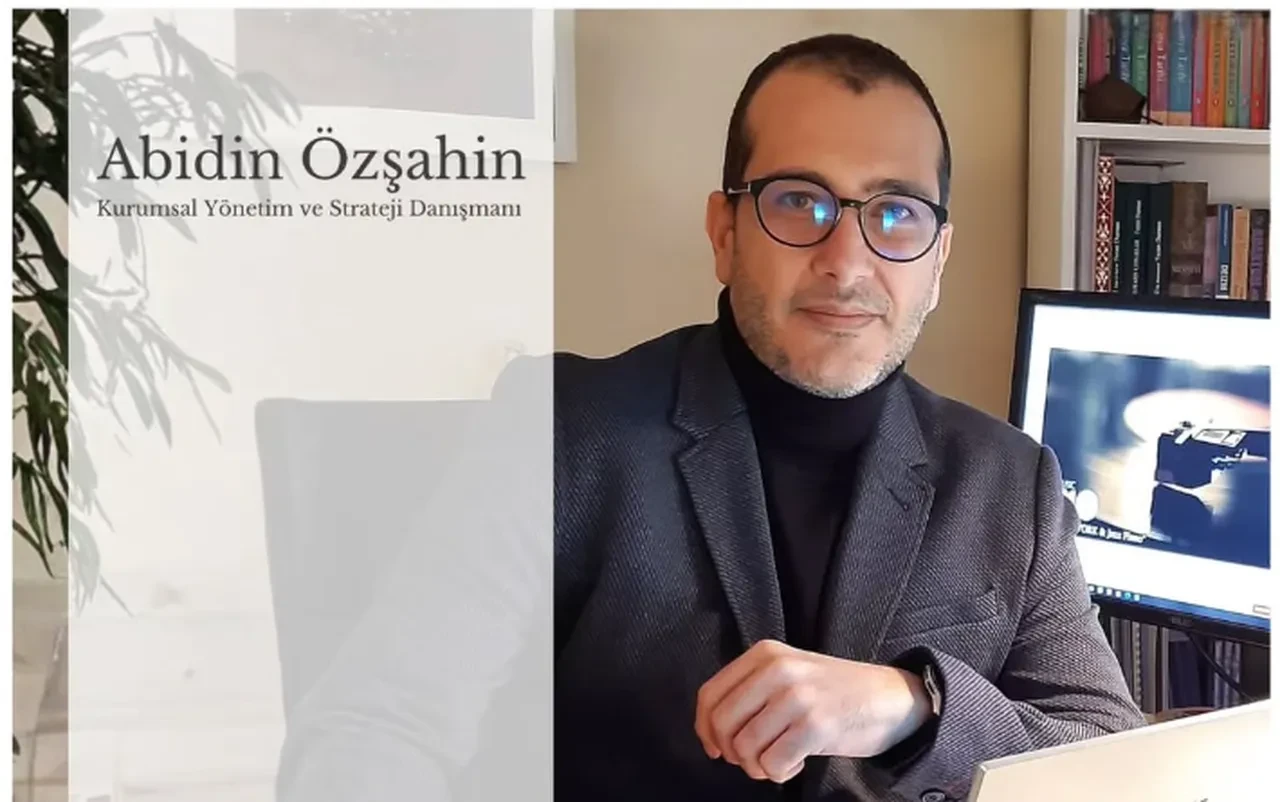 Popstar Abidin müziği tamamen bıraktı! Yeni işinden kareler, sosyal medyada ilgi gördü 