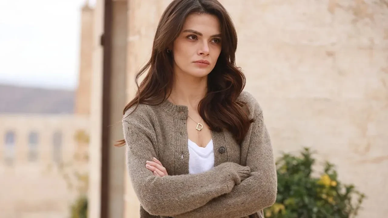 Sinem Ünsal Uzak Şehir dizisinden çıkarılacak mı? Uzak Şehir Alya ayrılıyor mu?