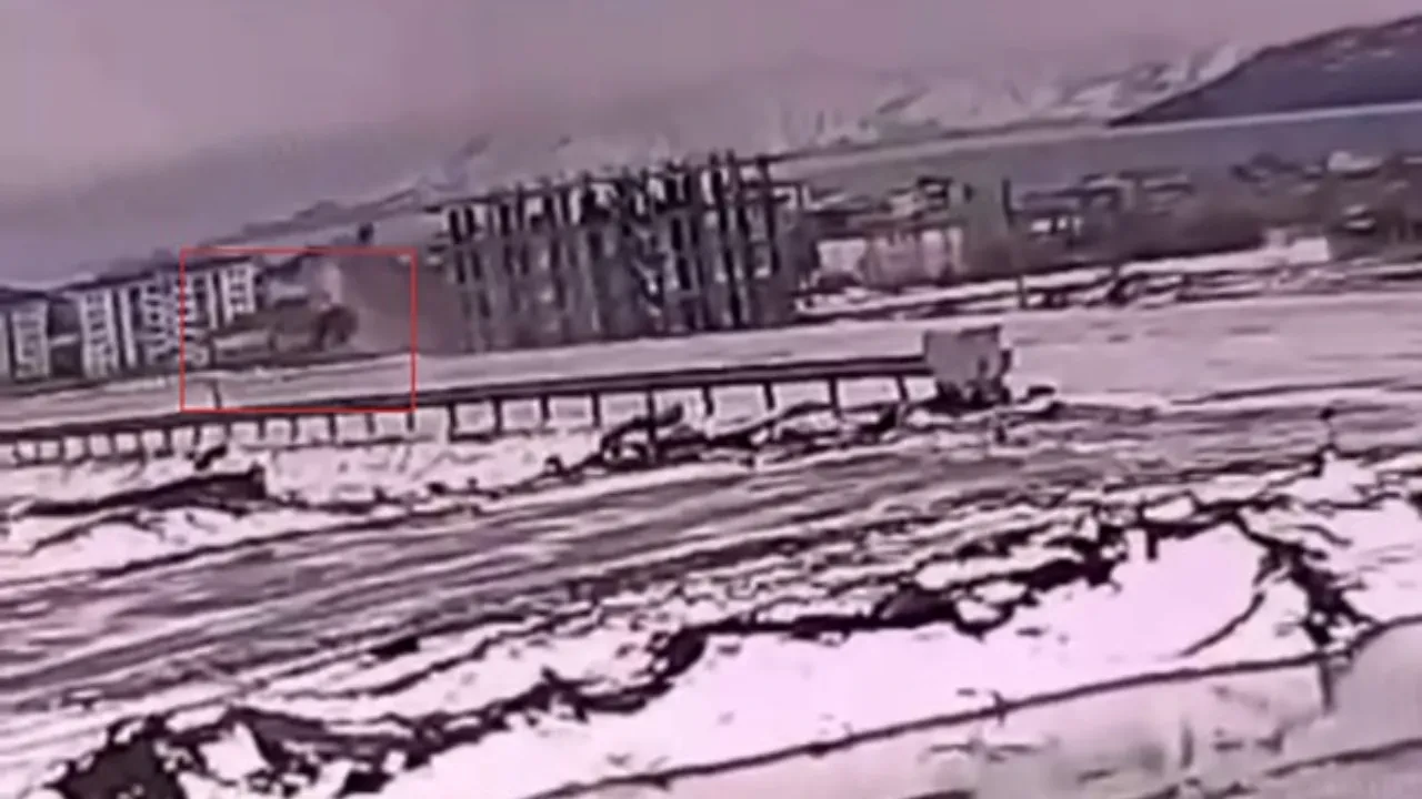 Takla atan araçtan fırladı! Sürücü metrelerce havaya uçtu