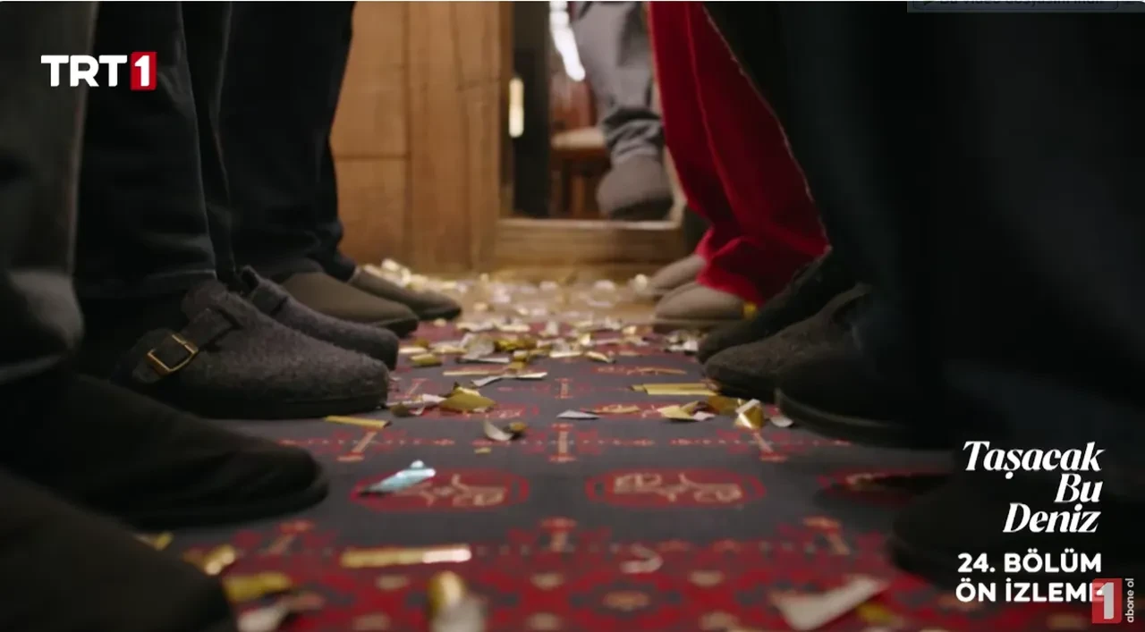 Taşacak Bu Deniz dizisi 24. bölümde eğlence var! Esme ve Adil'in yeni mani kapışması sosyal medyayı salladı!