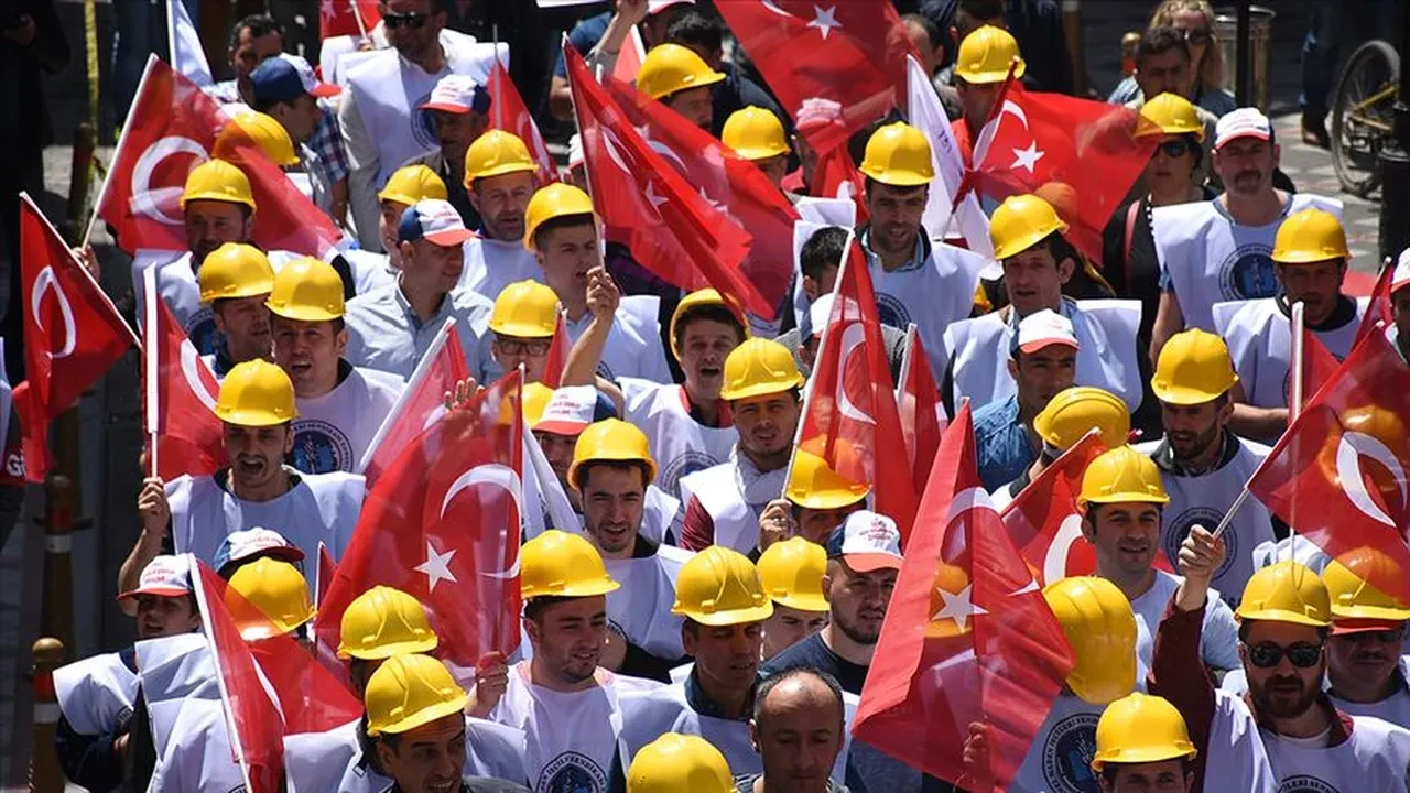 1 Mayıs işçi bayramı mesajları 2026 kurumsal hayata uygun! Resimli, yazılı, anlamlı ve en güzel kurumsal 1 Mayıs mesajları