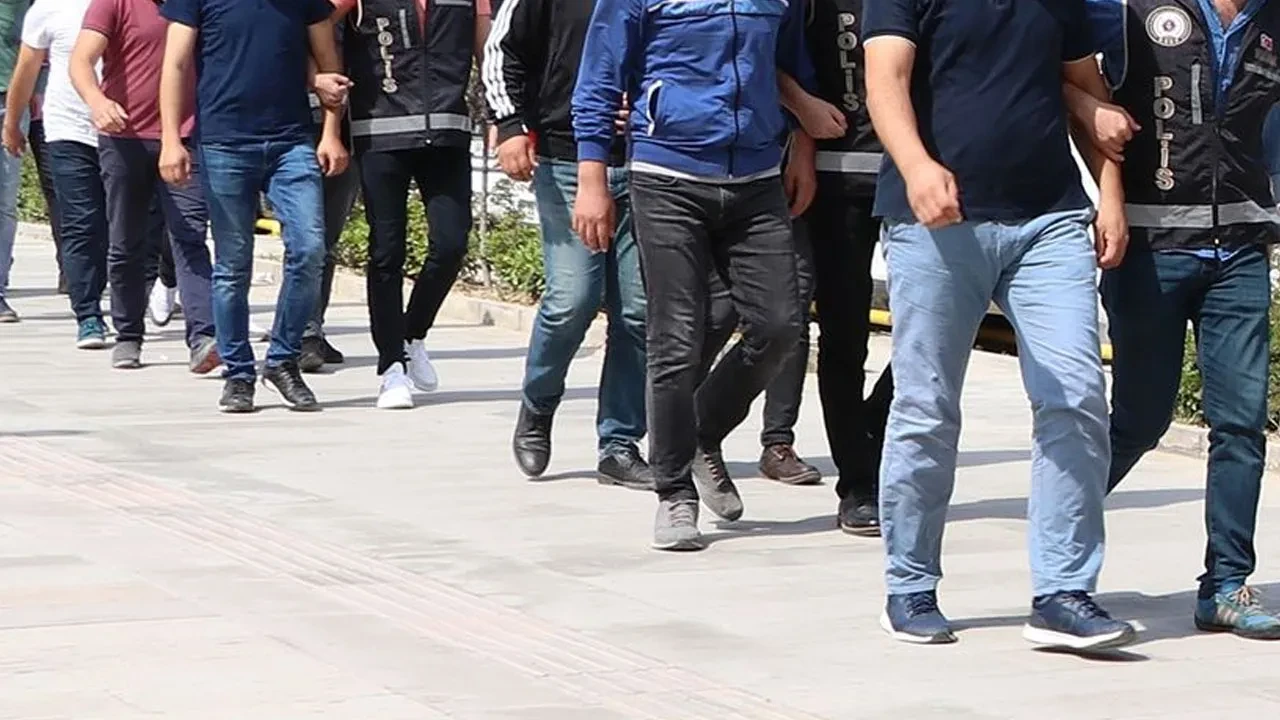 13 ilde yasa dışı bahis operasyonu! 9 milyar TL'lik işlem hacmi: Çok sayıda gözaltı var