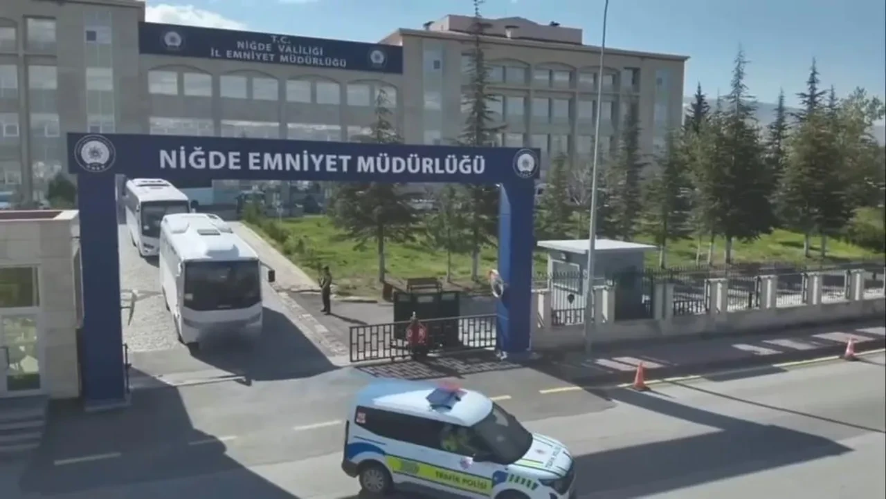 13 ilde yasa dışı bahis operasyonu! 9 milyar TL'lik işlem hacmi: Çok sayıda gözaltı var