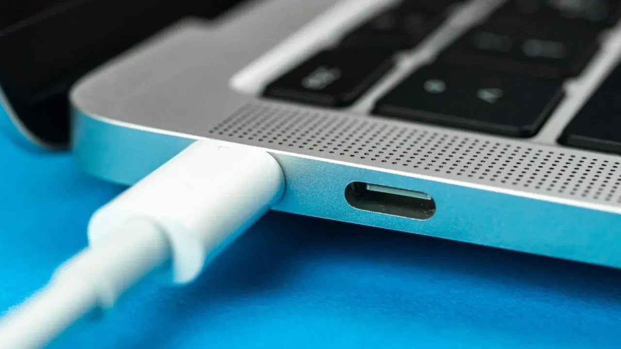 AB’den laptoplar için kritik karar: Sırada telefonlar var