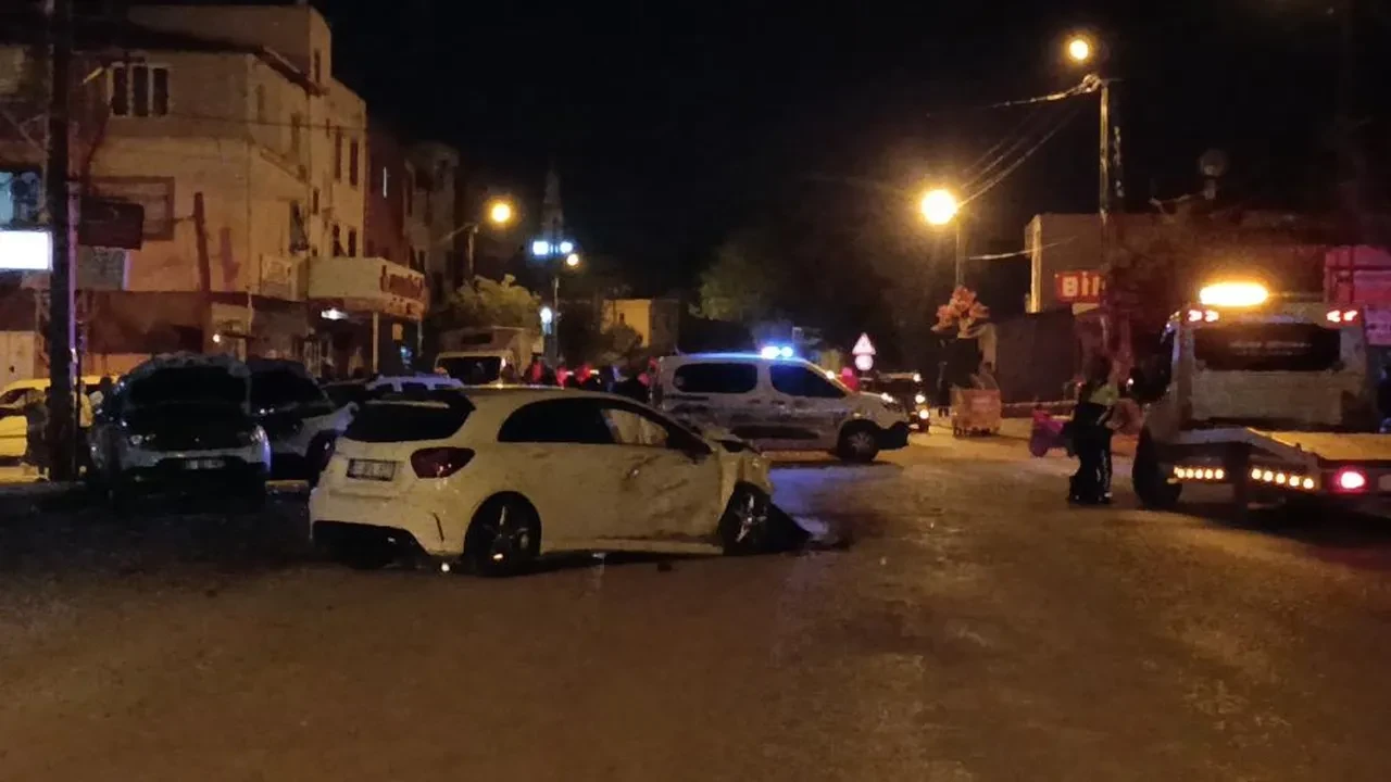 Adana'da zincirleme trafik kazası: 1 ölü, 4 yaralı