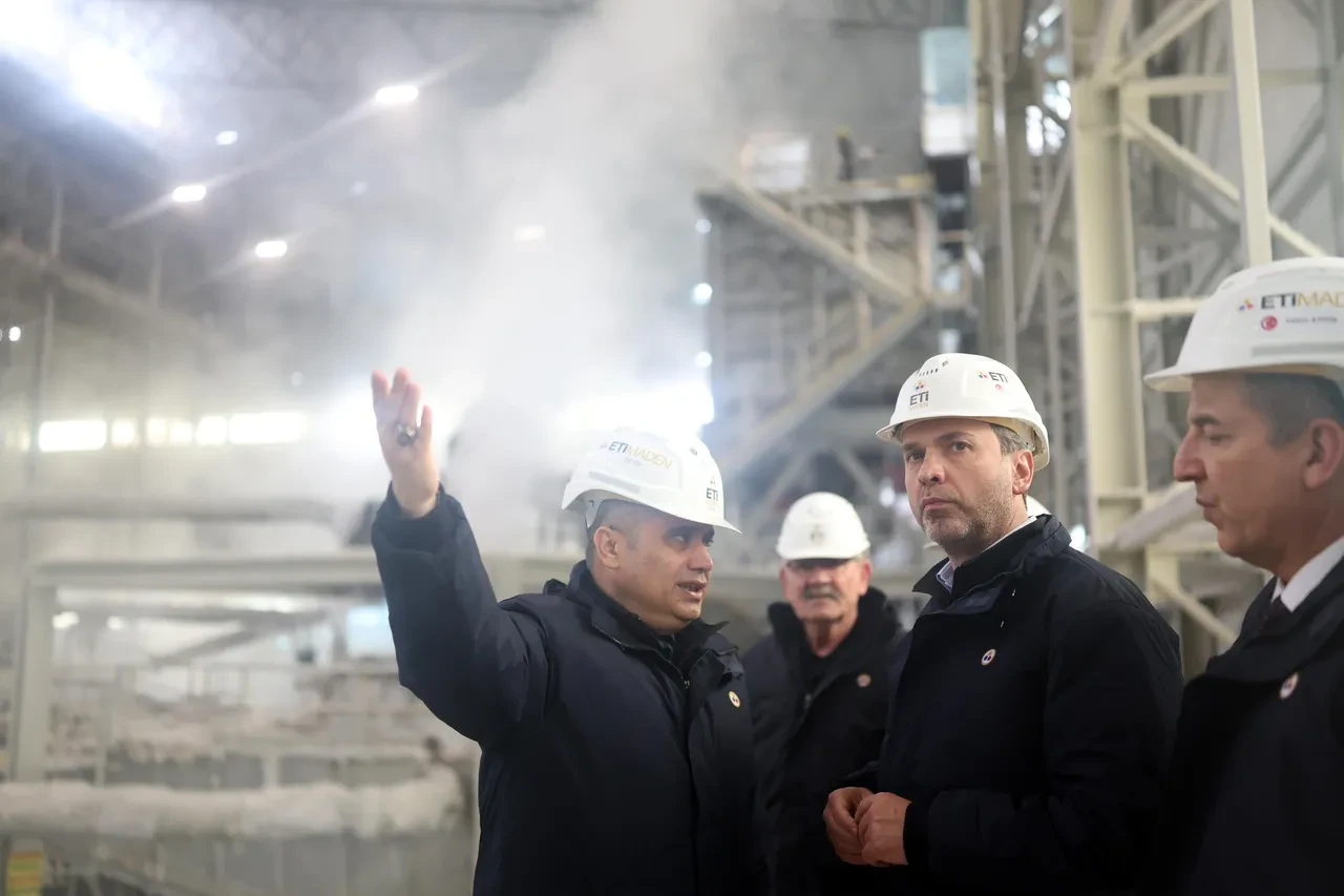 Bakan Bayraktar 3 yeni tesisi duyurdu: Eskişehir'e 500 milyon dolarlık dev yatırım! 