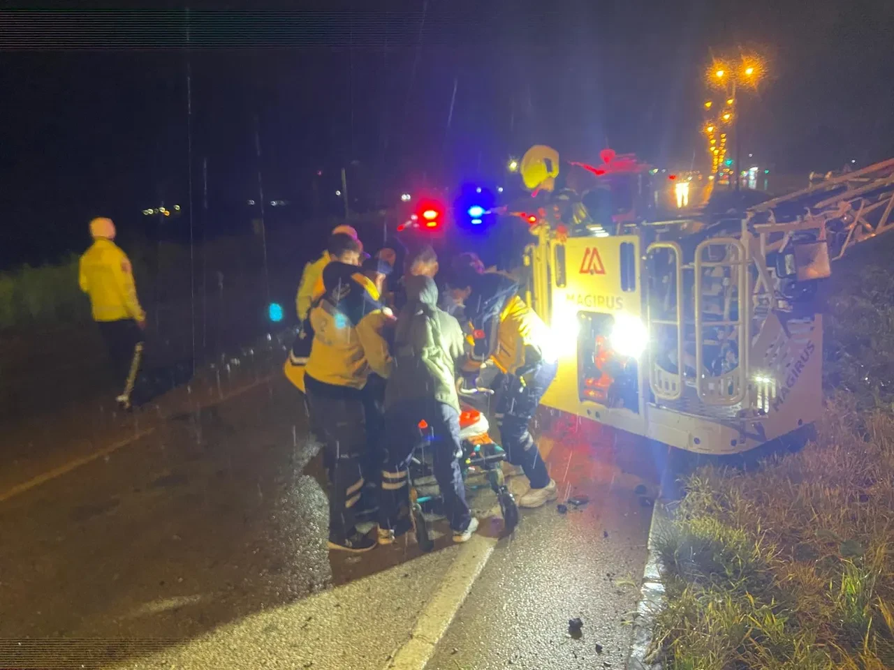 Balıkesir'de yolcu otobüsü devrildi: 3 ölü, 22 yaralı