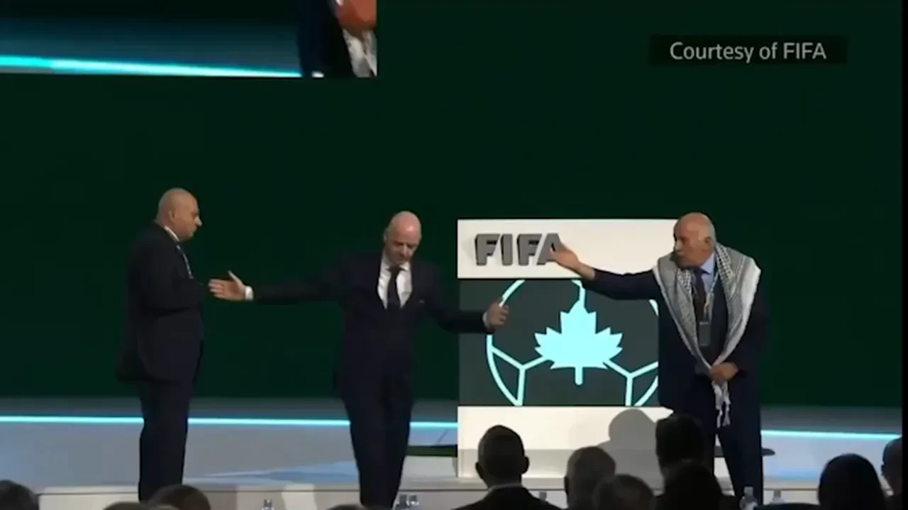 'Barış pozu' planı geri tepti! FIFA Kongresi'nde 'tokalaşmam' dedi, sahneden indi