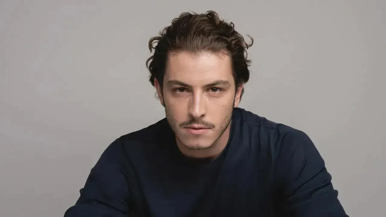 Boran Kuzum’dan İstanbul’u terk etti iddialarına hızlı cevap! Sevenlerini güldürdü