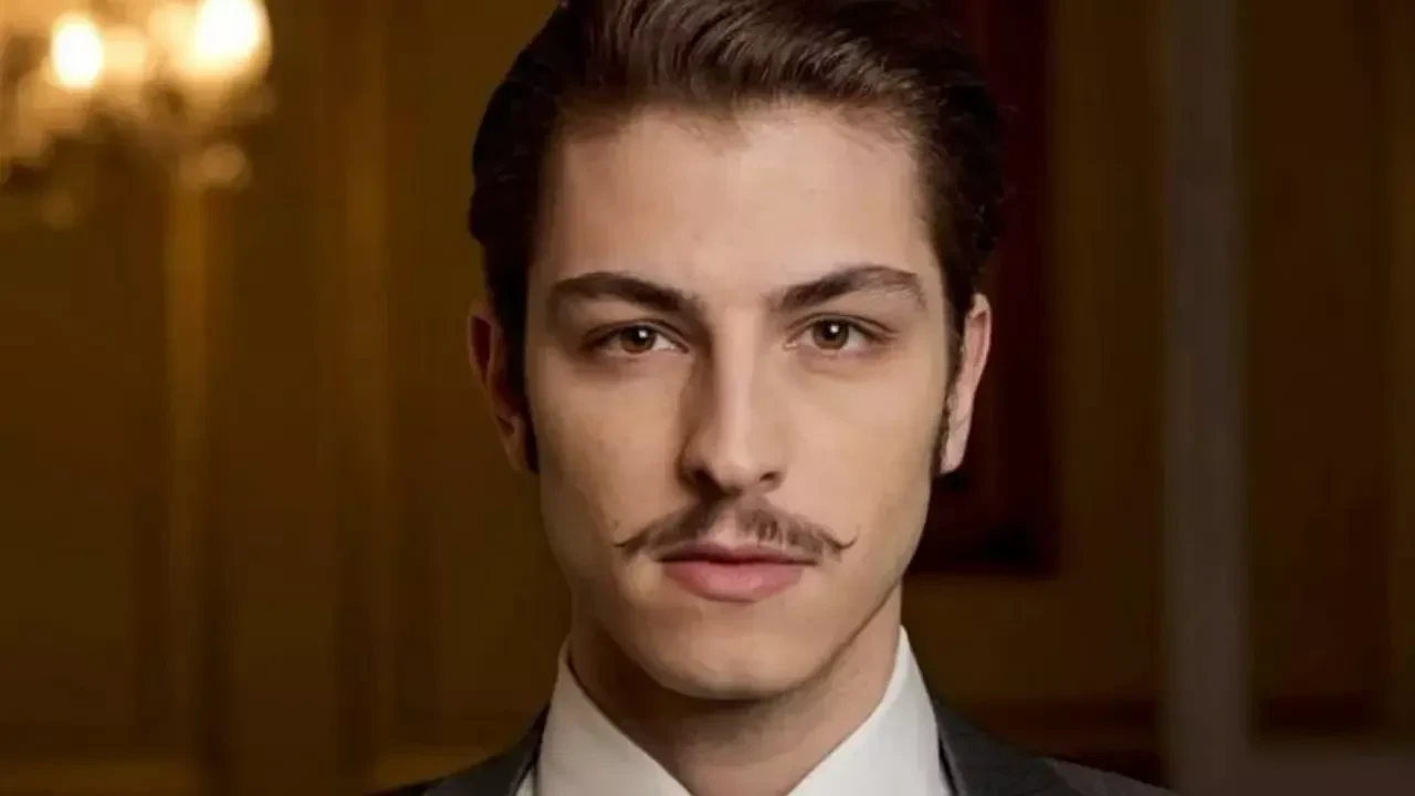 Boran Kuzum’dan İstanbul’u terk etti iddialarına hızlı cevap! Sevenlerini güldürdü