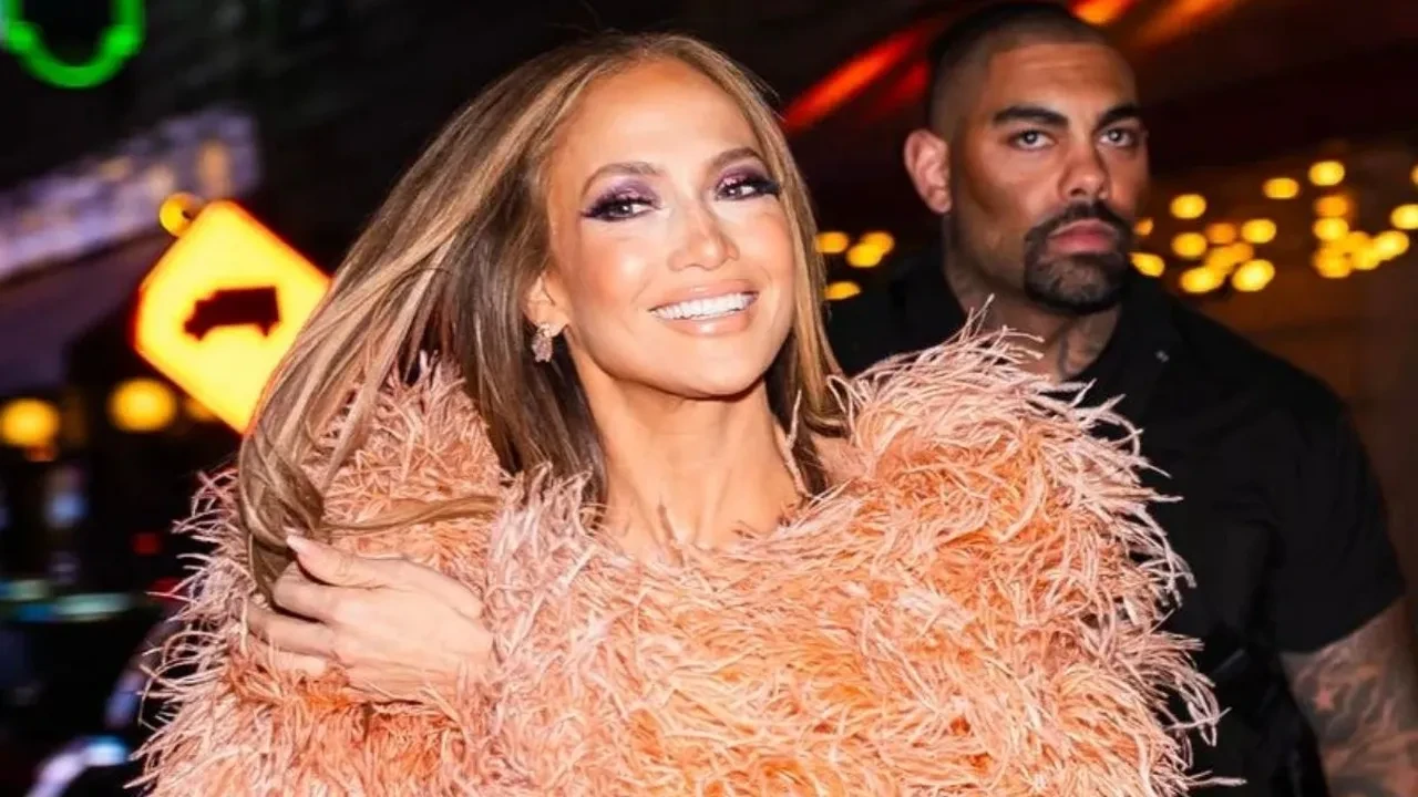 Jennifer Lopez’in Türk tasarımcısı Şafak Çak boşanıyor! 13 yıllık evlilikte sonlandırma şartı dudak uçuklattı