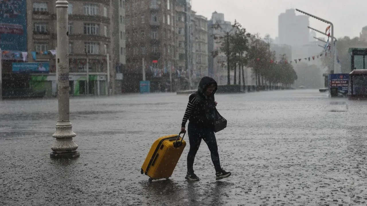 Meteoroloji'den hafta sonu planı yapacaklara uyarı! 1 Mayıs hava durumu raporunda 8 il için ‘Sarı kod’