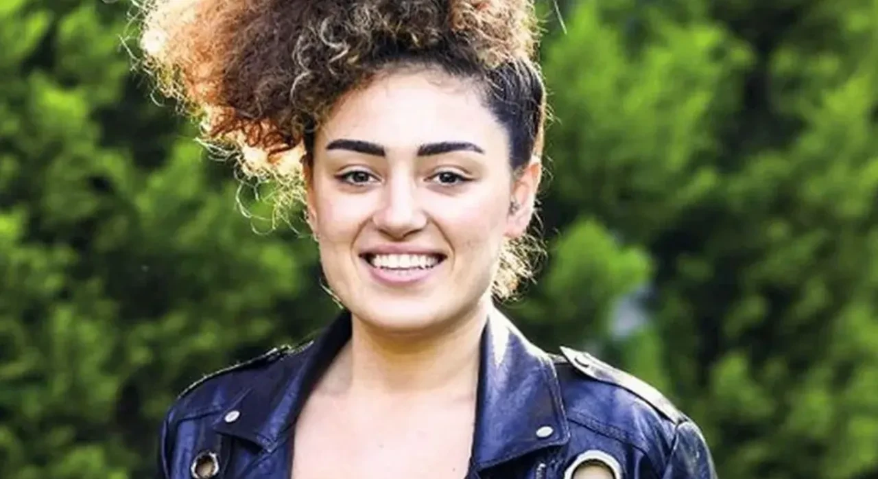 'Vay' performansıyla tepki alan Dilan Çıtak, bu kez fena patladı: Konu sesimse herkes haddini bilsin!