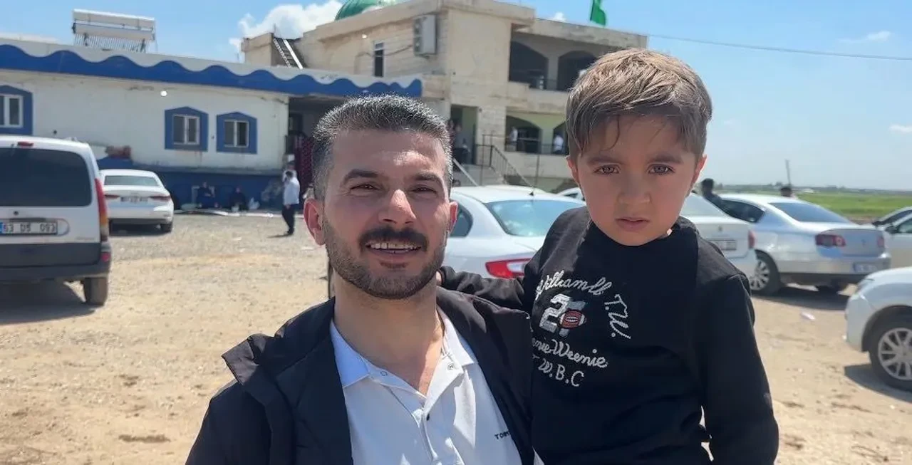 Anahtarlı tedaviye inanıp akın akın geliyorlar! Sosyal medyada gören kuyruk oluşturuyor