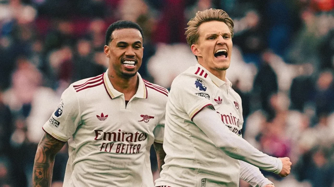 Arsenal üst üste 3. kez kazandı! Topçular şampiyonluk için geri sayıma geçti