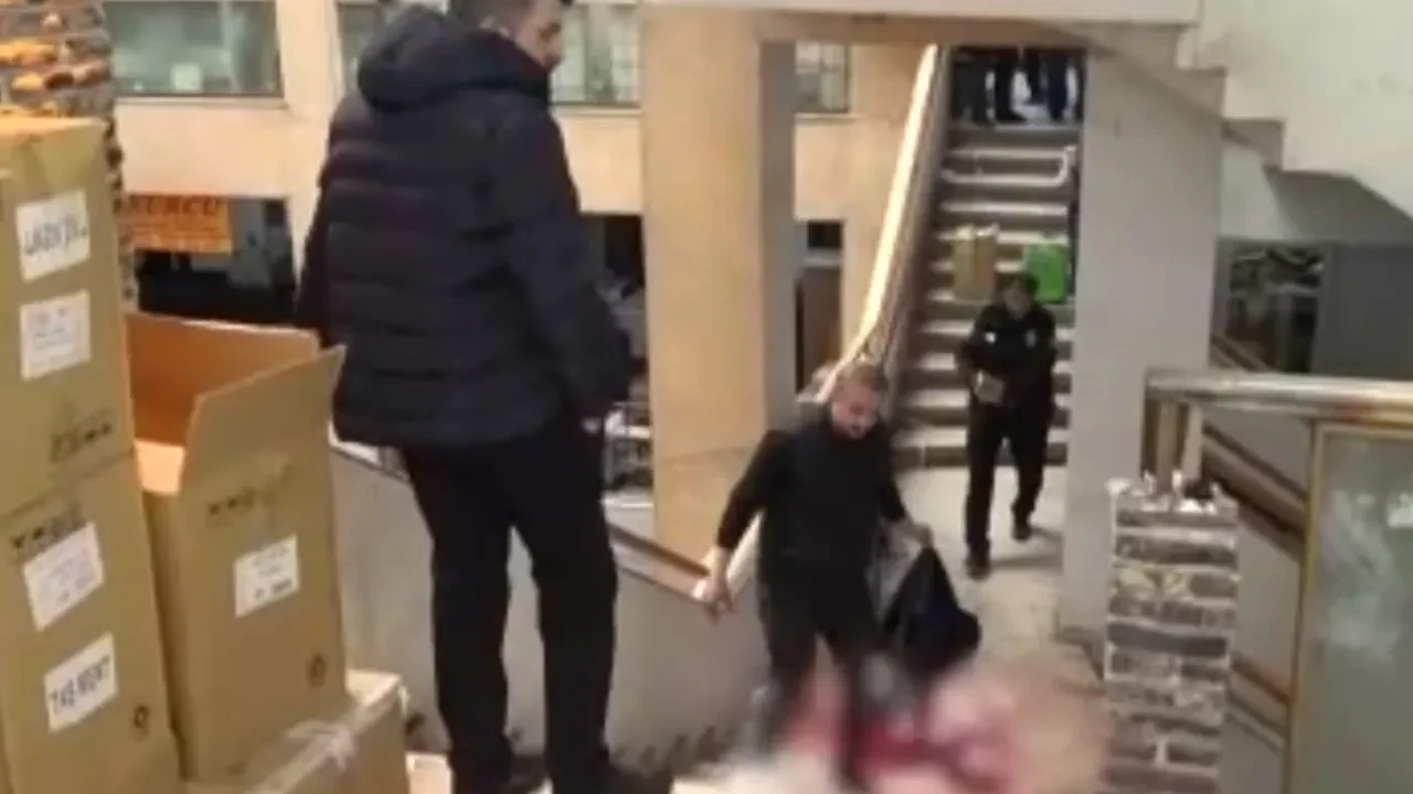Avize dükkanında dehşet! Kurşun yağmuruna tutttular