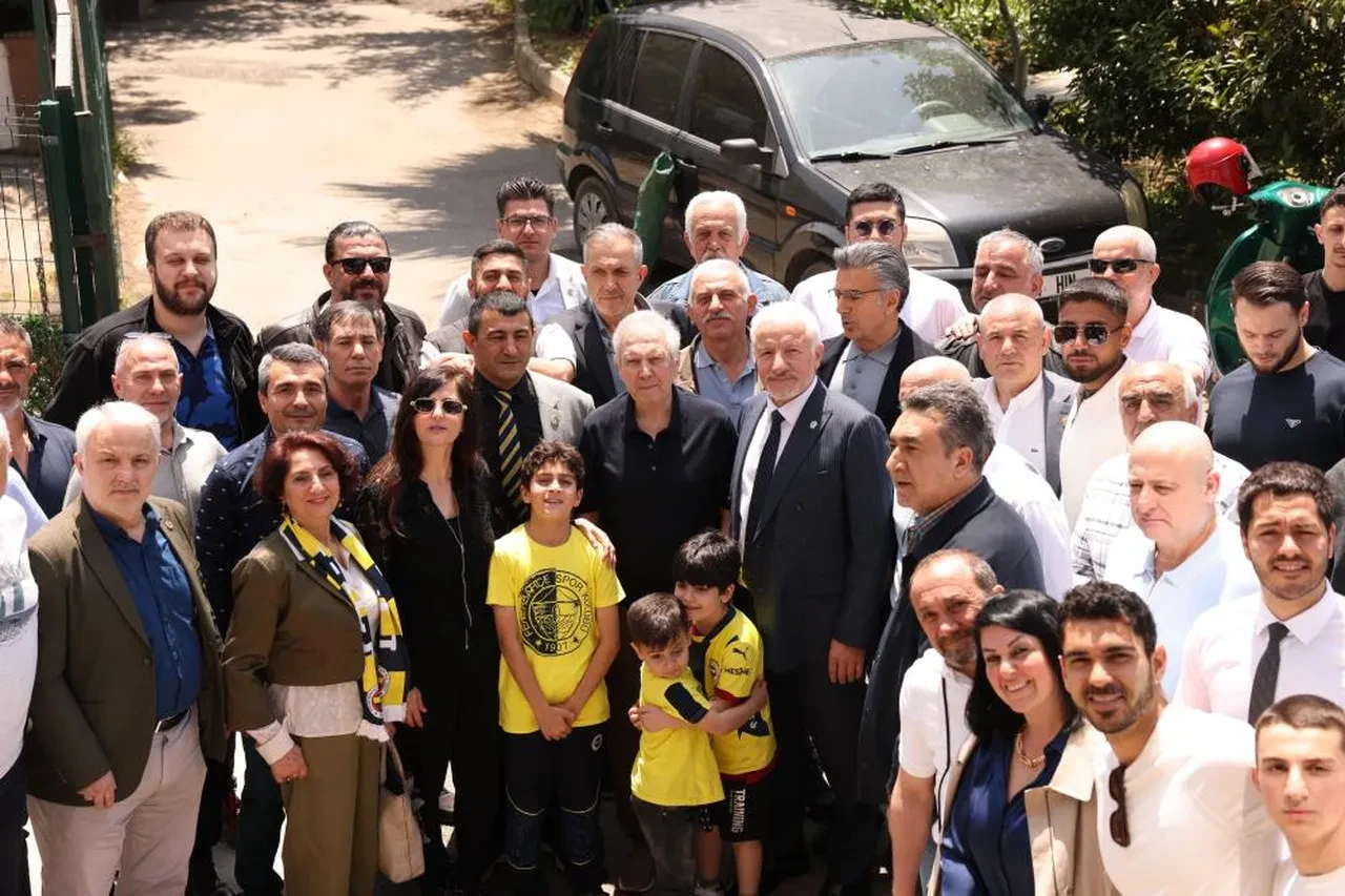 Aziz Yıldırım şampiyonlarla bir araya geldi