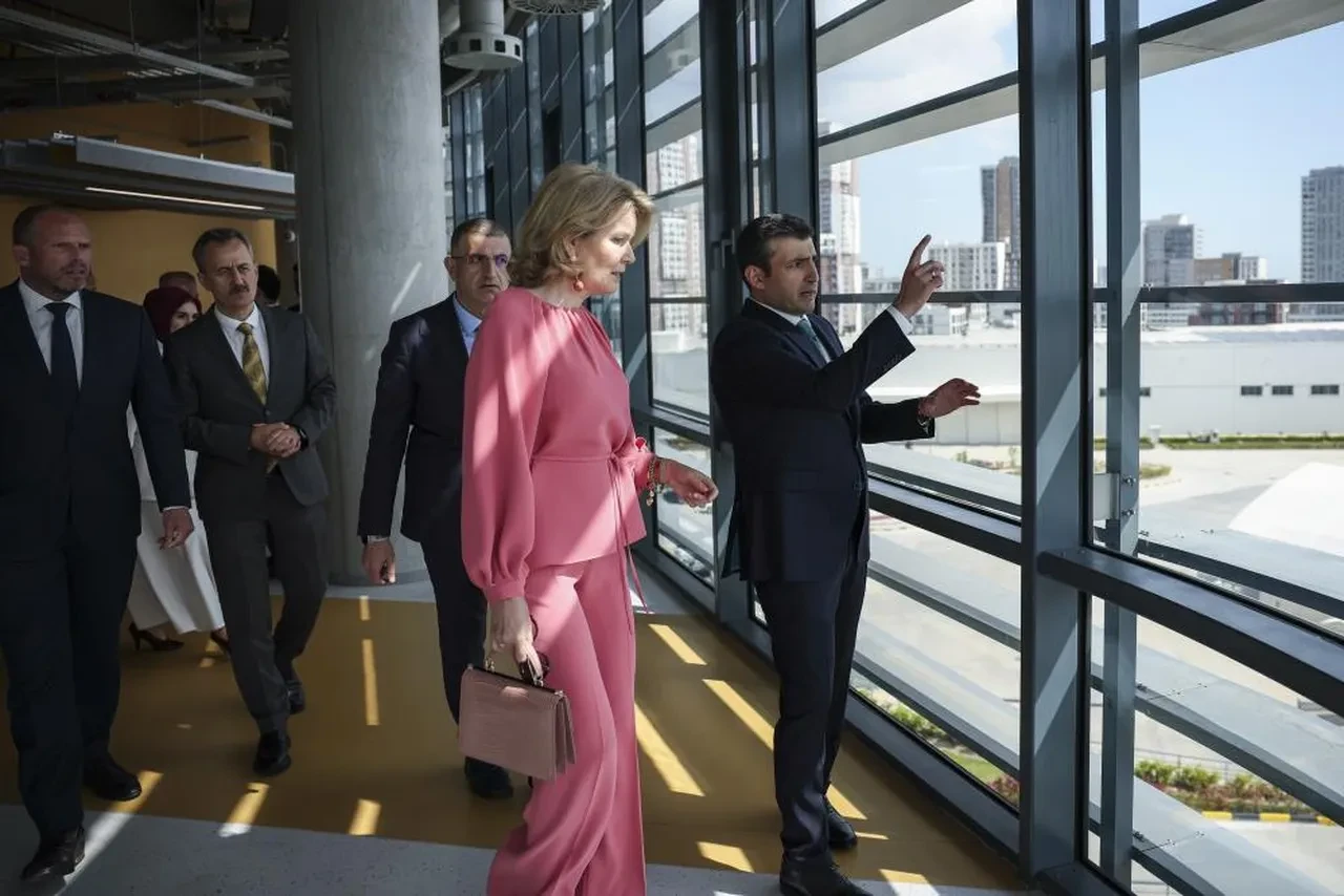 Belçika Kraliçesi Mathilde Baykar'ı ziyaret etti! Selçuk Bayraktar'ın uyarısı dikkat çekti: Ulusların rekabeti güvenlik krizini derinleştirebilir