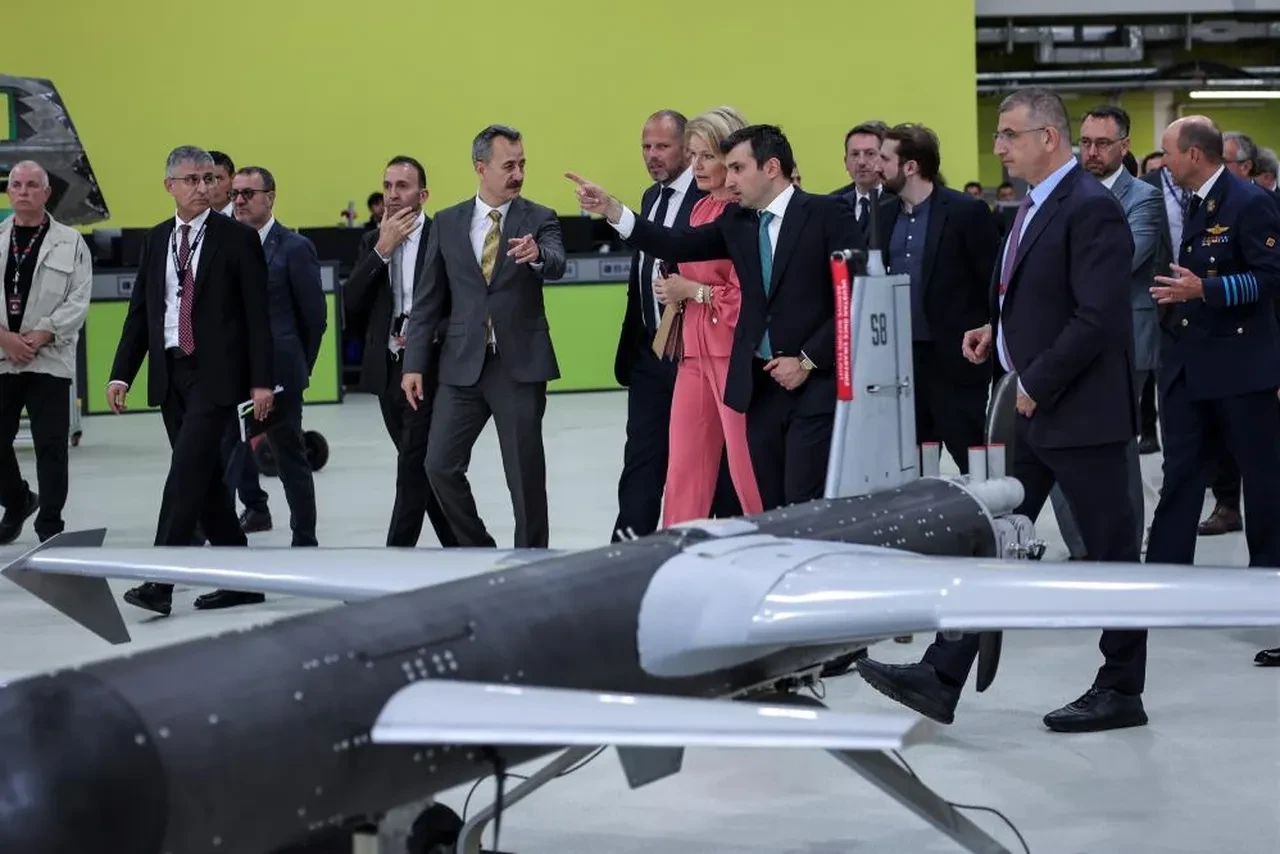 Belçika Kraliçesi Mathilde Baykar'ı ziyaret etti! Selçuk Bayraktar'ın uyarısı dikkat çekti: Ulusların rekabeti güvenlik krizini derinleştirebilir