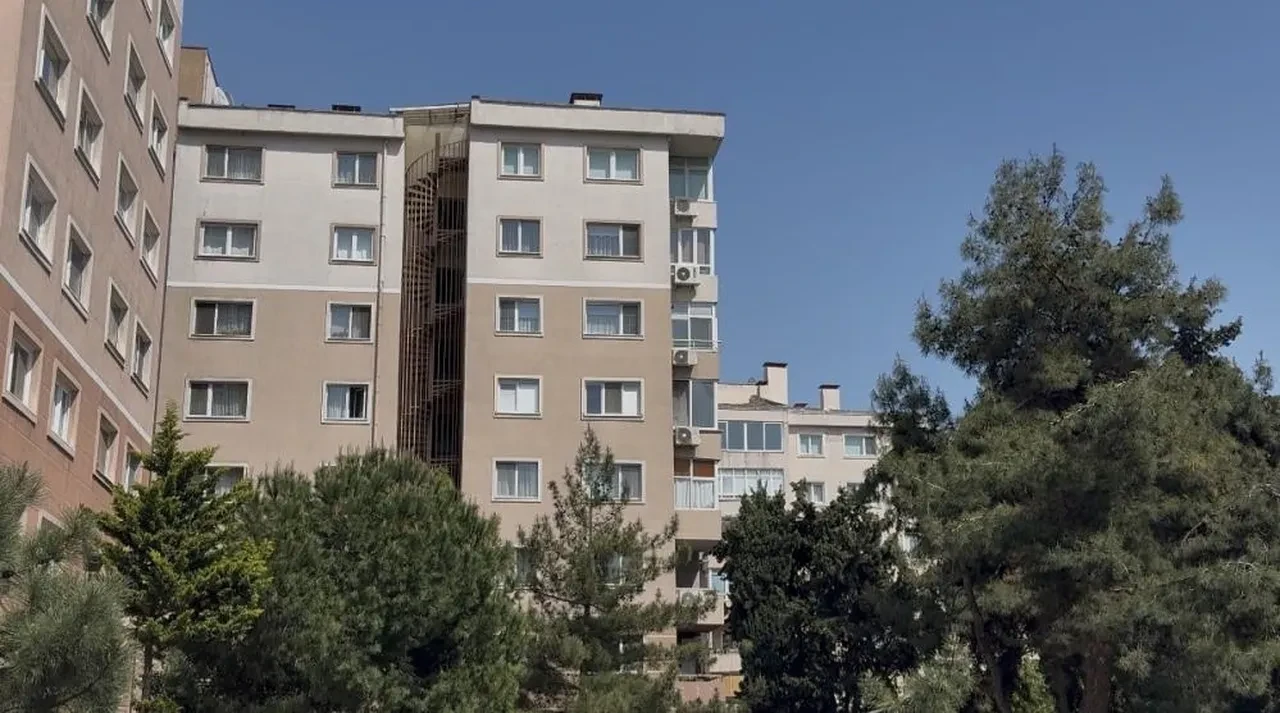 Cani koca dehşet saçtı! Boşanma aşamasındaki eşini defalarca bıçakladı