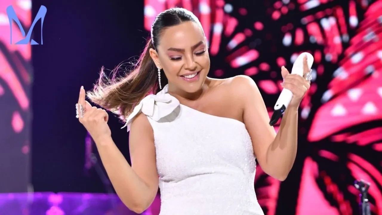 Ebru Gündeş’ten olay çıkış! Sevgilisine evlenme teklifi eden hayranına bakın ne dedi