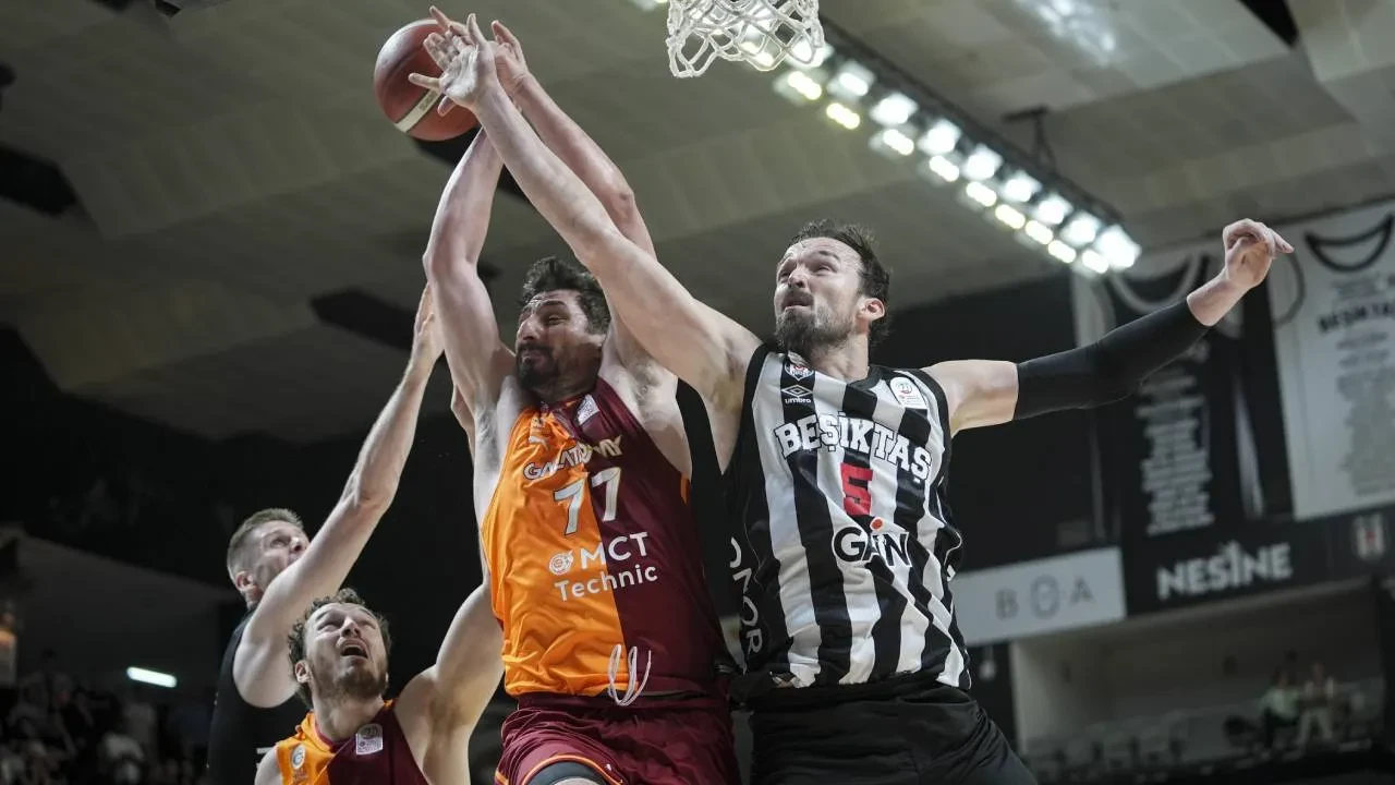 Galatasaray derbide Beşiktaş'ı mağlup etti! Sarı-kırmızılılardan 89-82'lik galibiyet