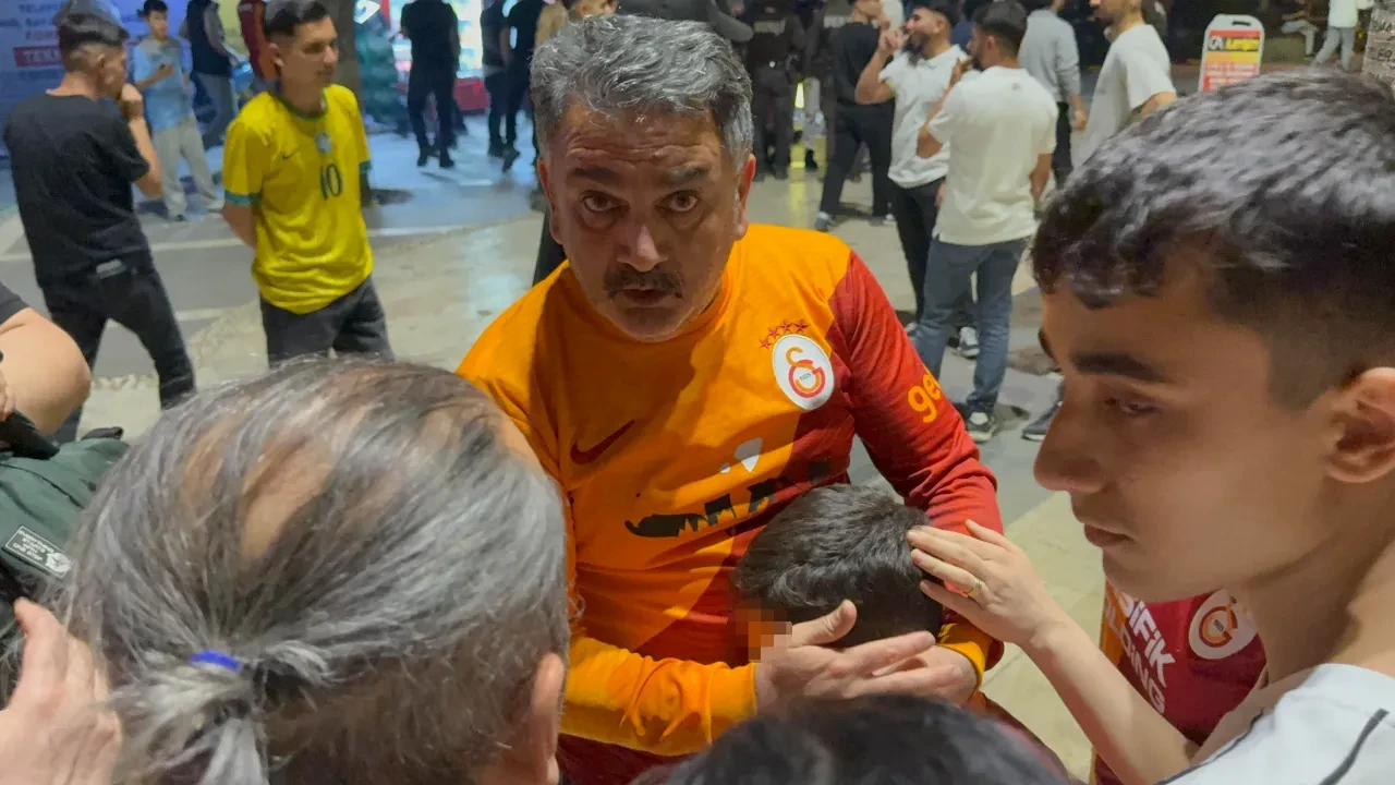 Galatasaray'ın kutlamalarında kavga: 7 yaşındaki çocuğun yüzüne şişe attılar
