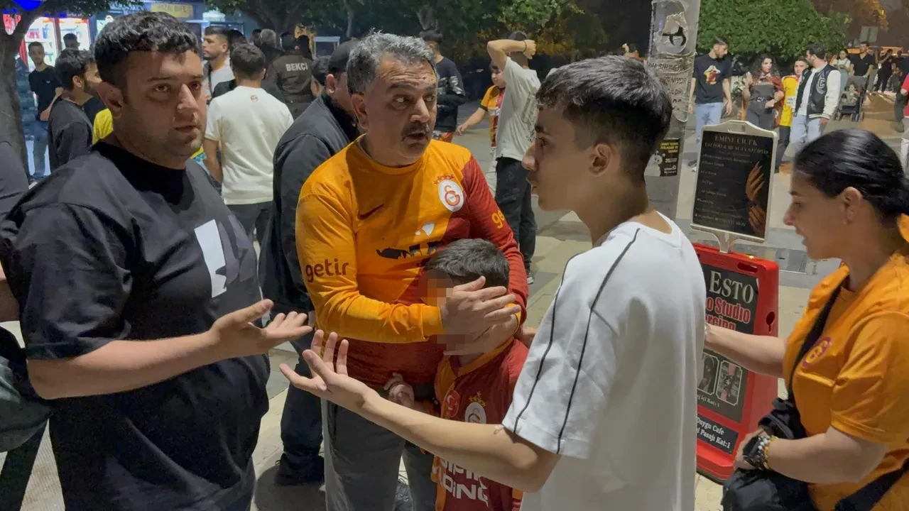 Galatasaray'ın kutlamalarında kavga: 7 yaşındaki çocuğun yüzüne şişe attılar