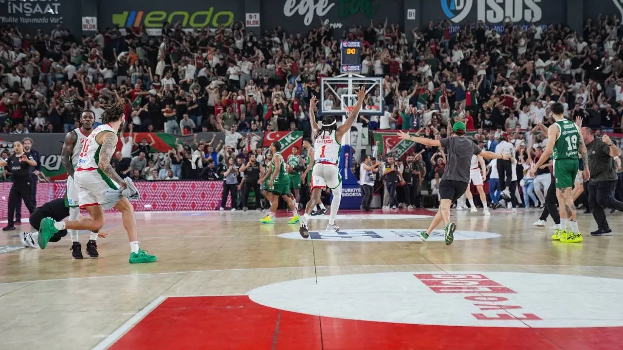 Karşıyaka'da "son saniye" mucizesi! İzmir ekibi Basketbol Süper Ligi'ne tutundu