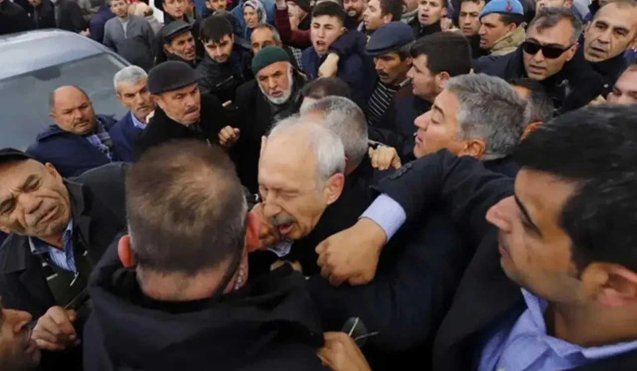 Kemal Kılıçdaroğlu'na yumruk atmıştı! Yıllar sonra bir araya geldiler: Özür diledi, helallik istedi