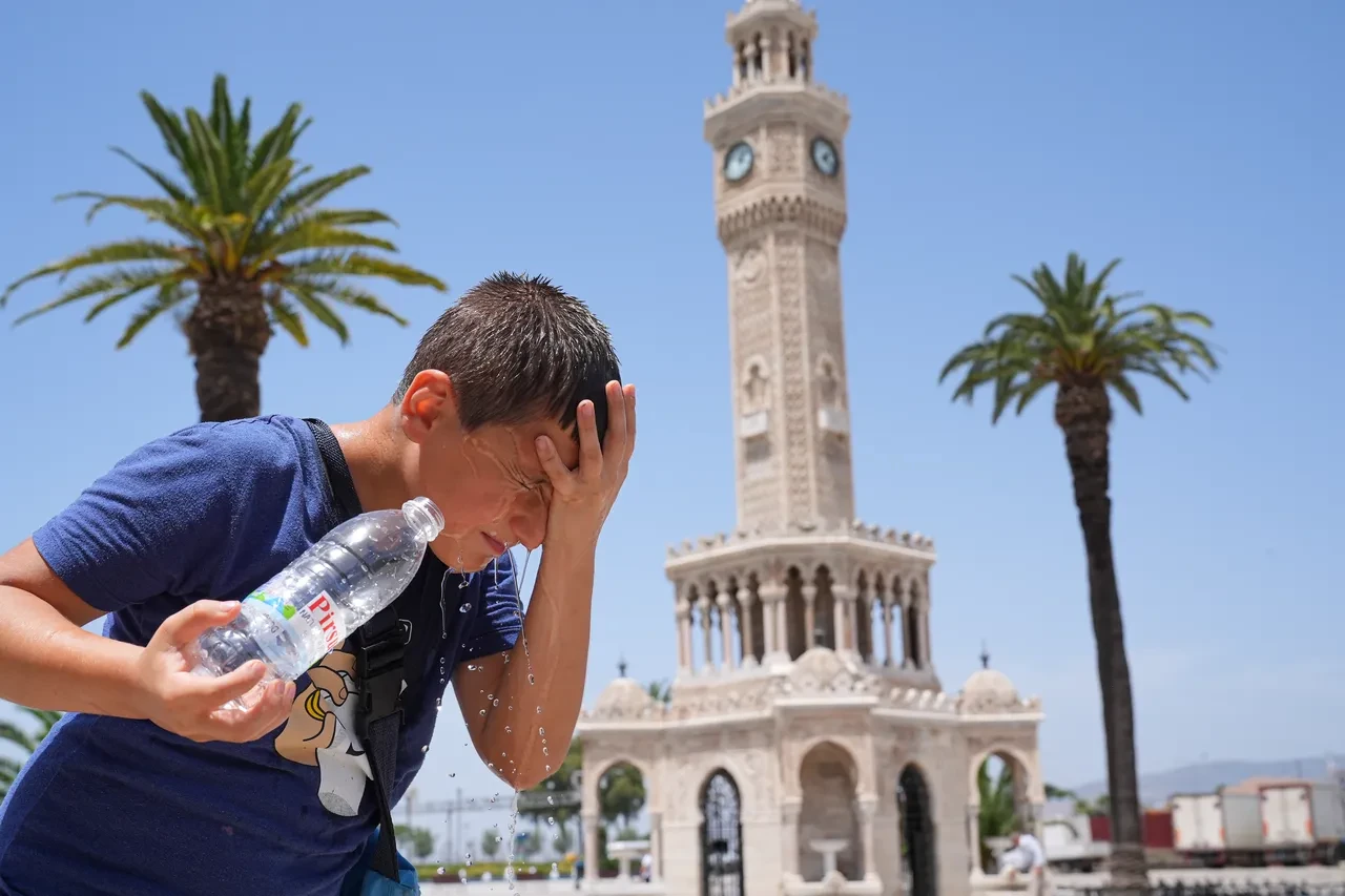 Meteoroloji yeni hafta için gün verdi: Hava sıcaklığı önce kavuracak ardından normalin altına inecek!
