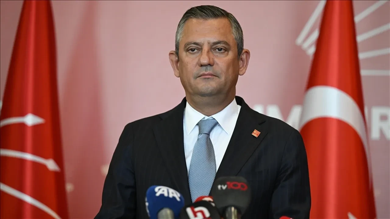 Siyasilerden Galatasaray'a peş peşe tebrik mesajı
