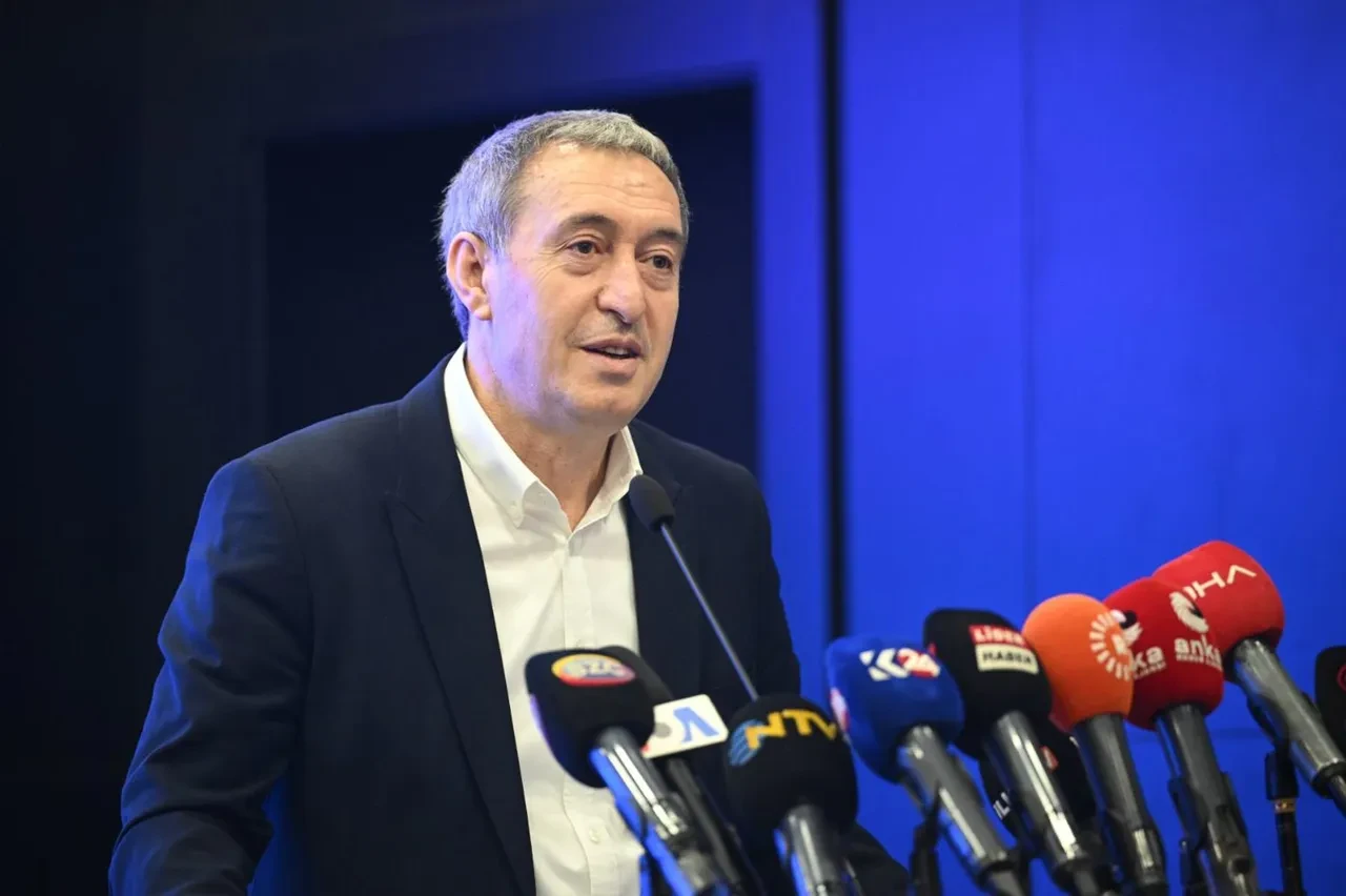 Siyasilerden Galatasaray'a peş peşe tebrik mesajı
