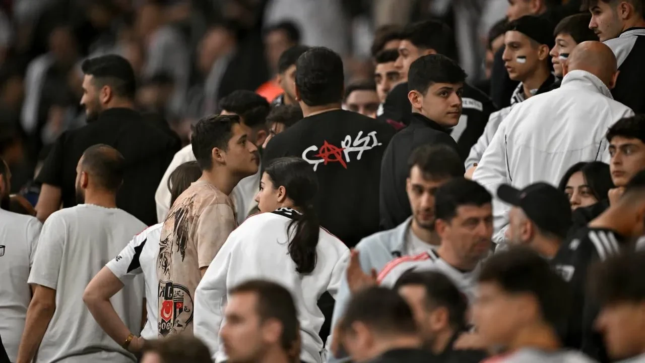 Trabzonspor, derbide Beşiktaş'ı mağlup etti! Bordo-mavililerden 2-1'lik galibiyet