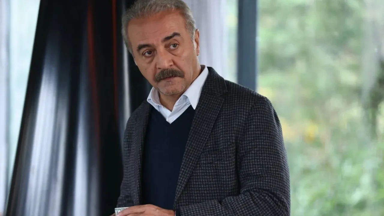 Yılmaz Erdoğan müjdeli haberi verdi! “Ebru Gündeş ile ön anlaşma yaptık”