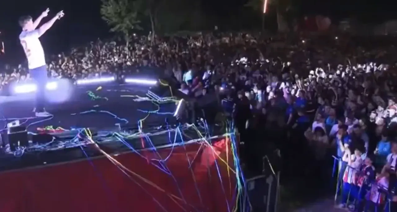 Batman Petrolspor kutlamasında Murat Boz rüzgarı! Oy Oy Batmanlım performansı sosyal medyayı salladı! 