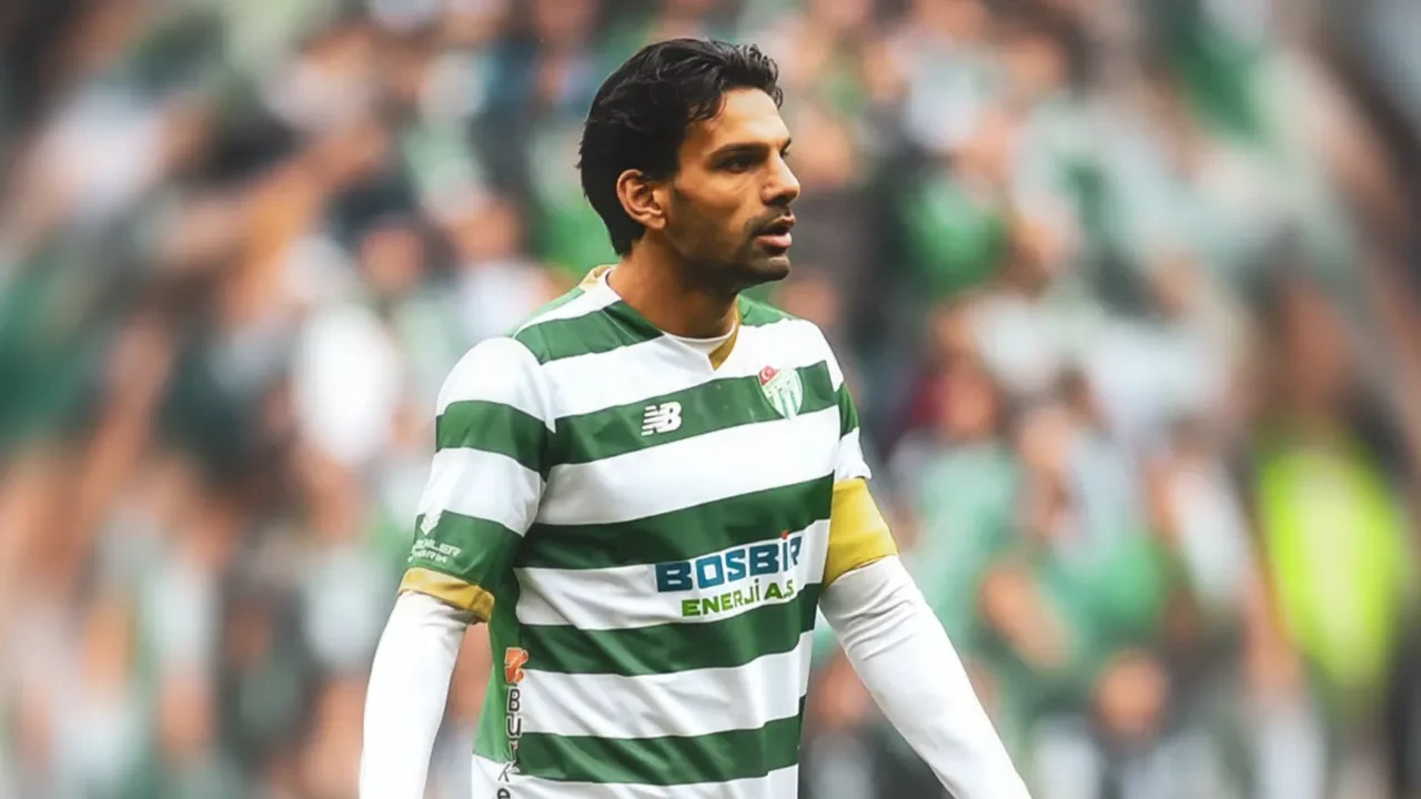 Bursaspor'da flaş ayrılık! Kaptan Muhammet Demir veda etti