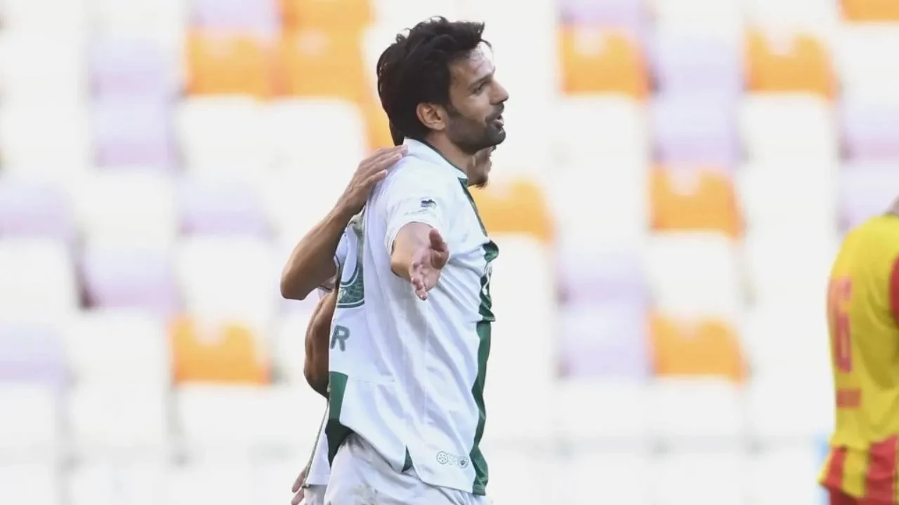 Bursaspor'da flaş ayrılık! Kaptan Muhammet Demir veda etti