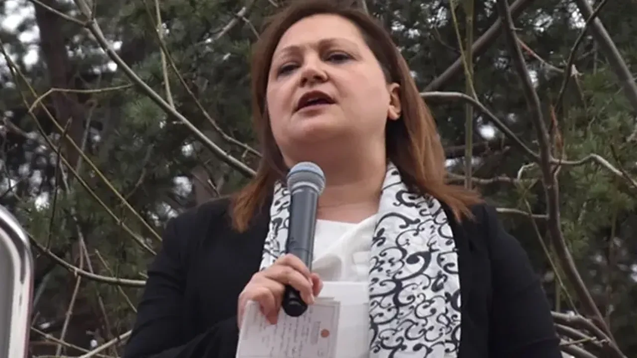 AK Parti'ye geçmesi bekleniyordu! CHP'den Burcu Köksal kararı