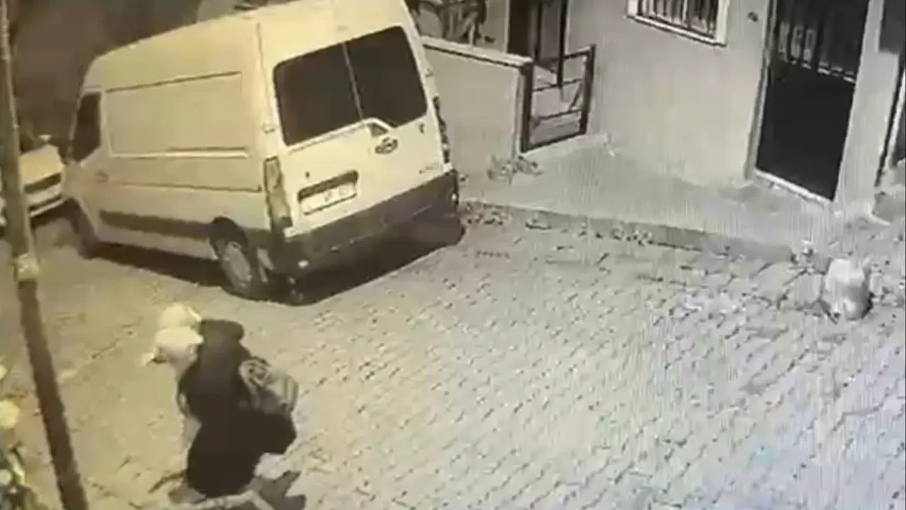 Direğe dokunan çocuğa elektrik çarptı: Kağıthane'de akıllara durgunluk veren olay