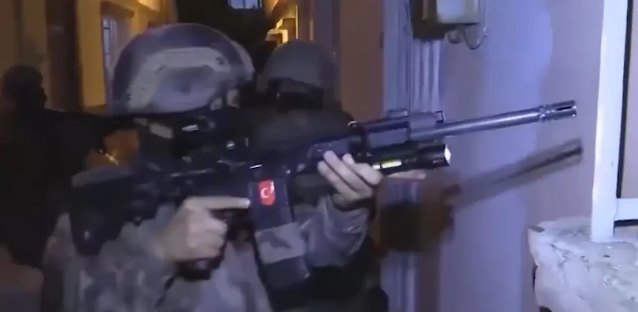 Dolandırıcılara dev operasyon! 1 milyar TL'ye yakın vurgun yapmışlar: 224 şüpheli kıskıvrak yakalandı