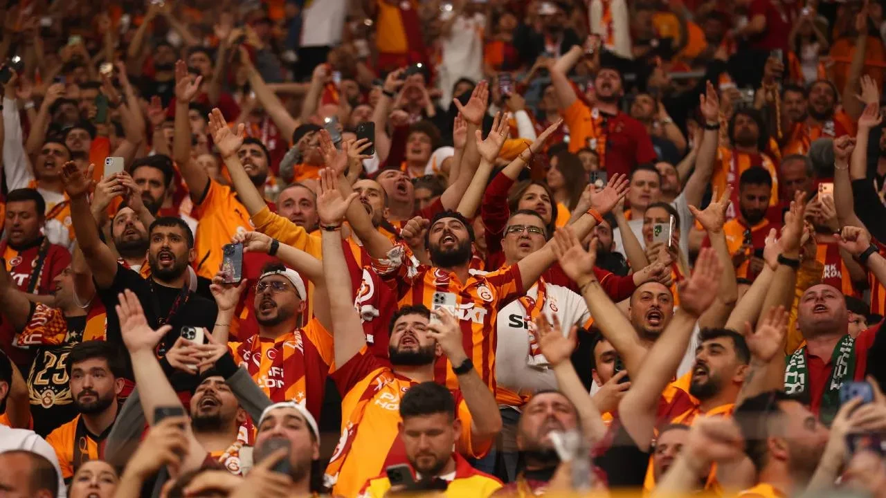 Dursun Özbek şampiyonluk kutlaması için tarih verdi! Galatasaraylı taraftarları heyecanlandıran açıklama