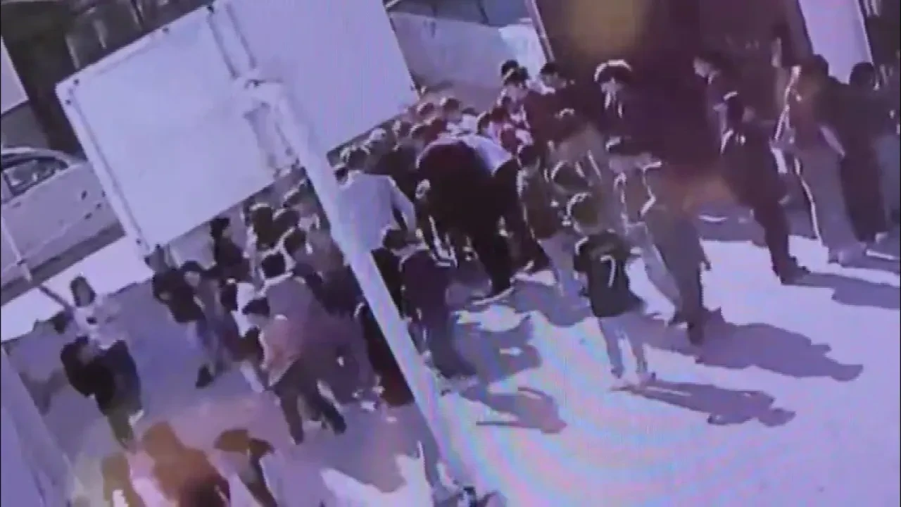 Havuç yerken nefes alamadı, öğretmeni Heimlich manevrasıyla kurtardı