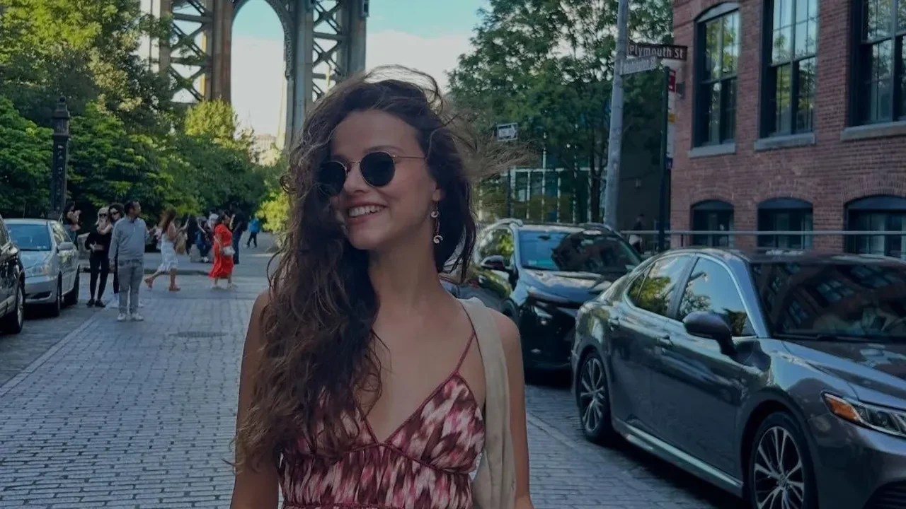 İpek Çiçek Altı Üstü İstanbul dizisiyle ekranlara dönüyor! Başarılı oyuncu Alina karakterini oynayacak