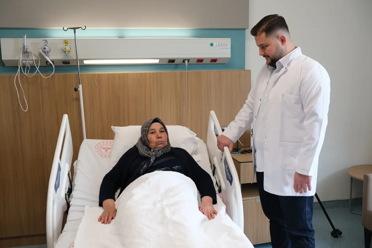 Yıllarca ağrılarından uyuyamıyordu: "Ağrı pili" derdine şifa oldu
