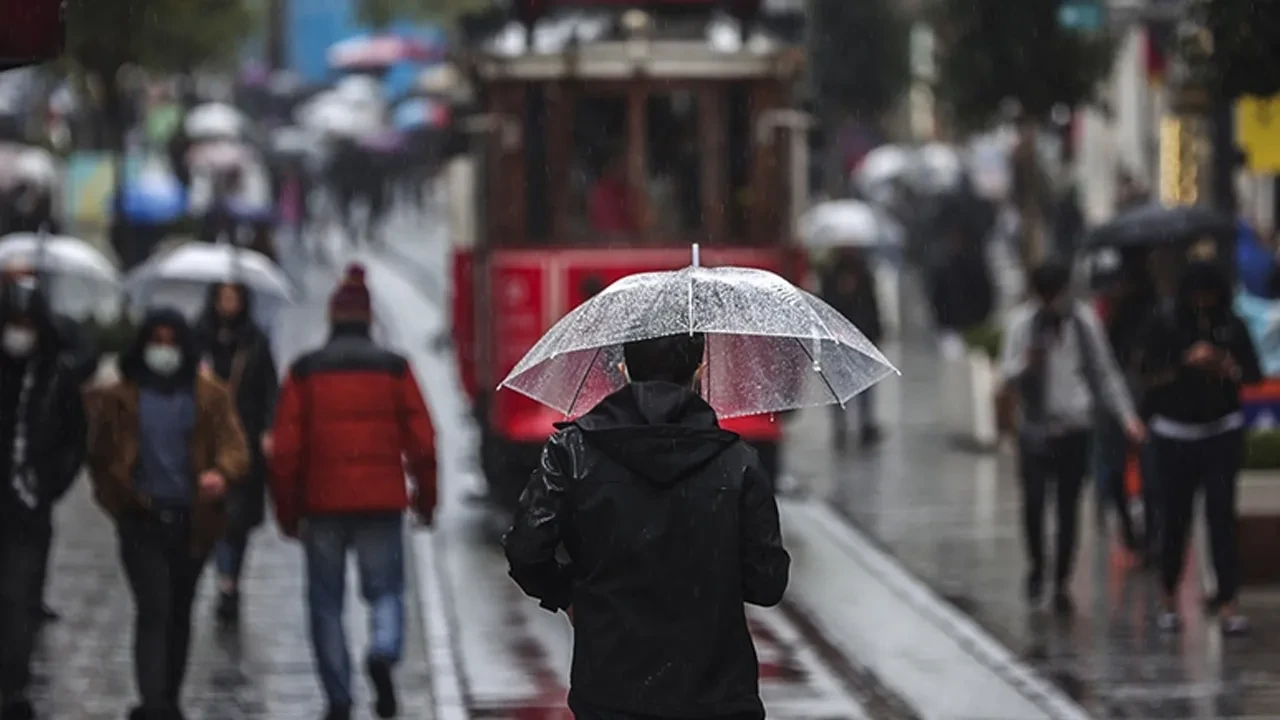 AKOM gün gün açıkladı: İstanbul'da bir yağmur bir güneş